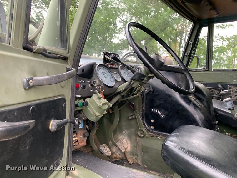 image for item DM7877 1989 Freightliner Unimog FLU419 emplacement excavator