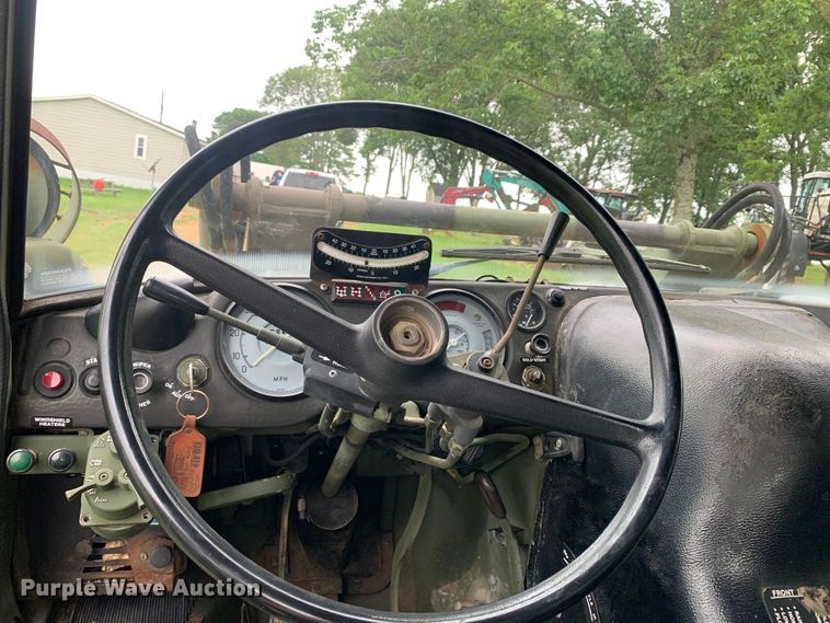 image for item DM7877 1989 Freightliner Unimog FLU419 emplacement excavator