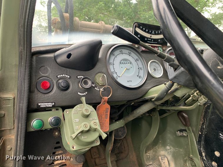 image for item DM7877 1989 Freightliner Unimog FLU419 emplacement excavator