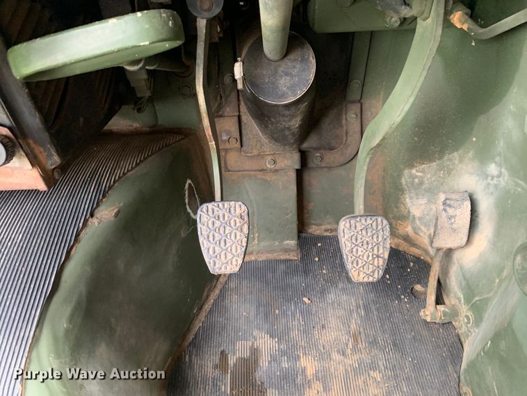 image for item DM7877 1989 Freightliner Unimog FLU419 emplacement excavator