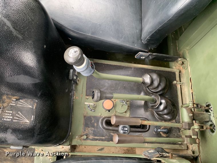 image for item DM7877 1989 Freightliner Unimog FLU419 emplacement excavator