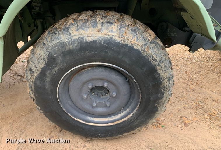 image for item DM7877 1989 Freightliner Unimog FLU419 emplacement excavator