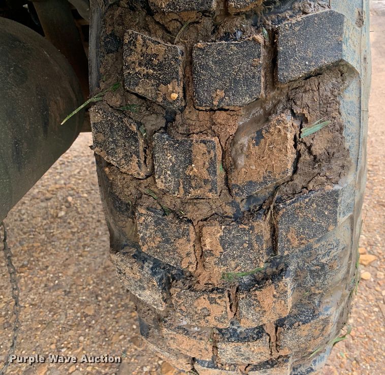 image for item DM7877 1989 Freightliner Unimog FLU419 emplacement excavator