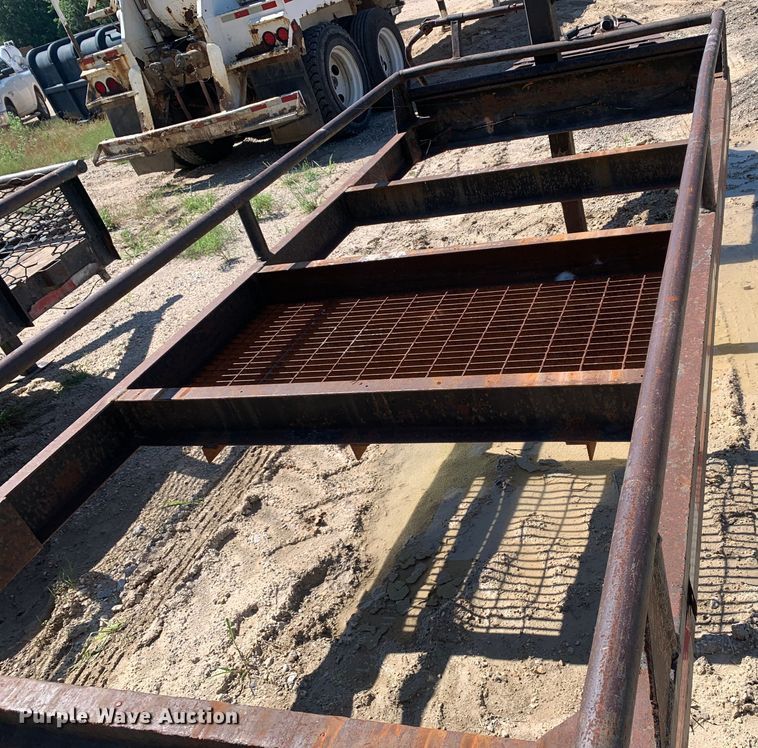 image for item DM7884 1982 Cronkhite pipe trailer