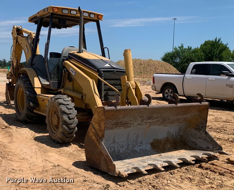 image for item DM7907 2003 Caterpillar 420D industrial tractor