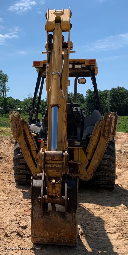 image for item DM7907 2003 Caterpillar 420D industrial tractor