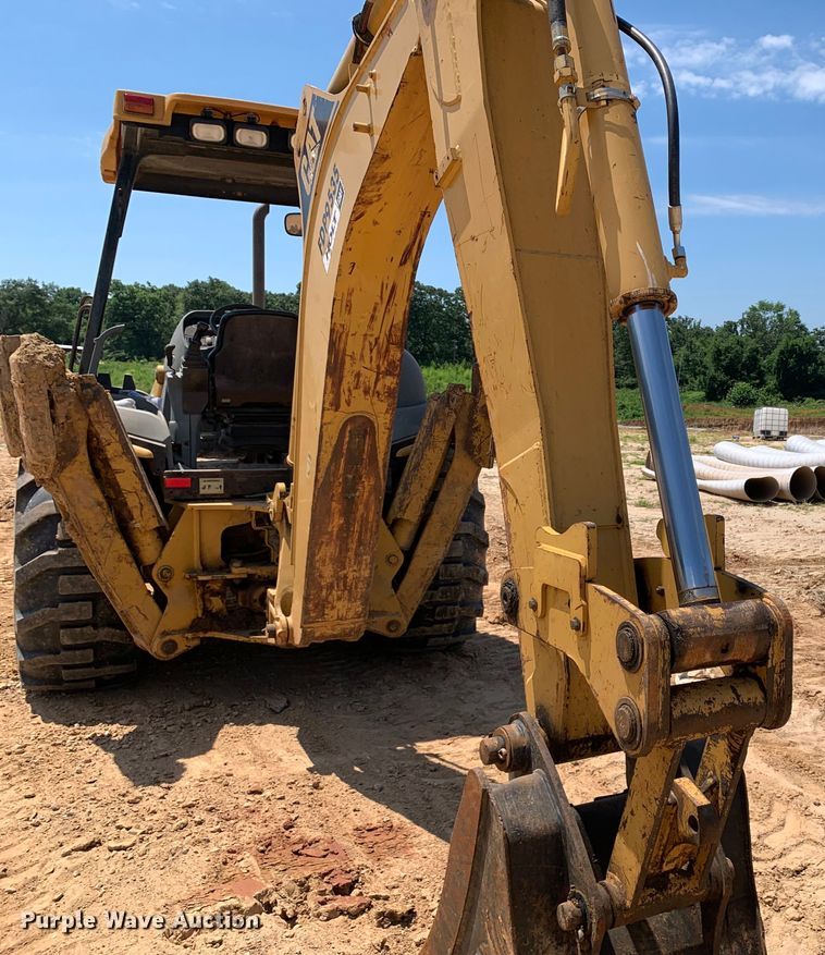 image for item DM7907 2003 Caterpillar 420D industrial tractor