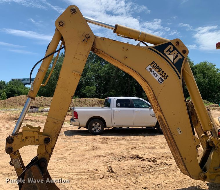 image for item DM7907 2003 Caterpillar 420D industrial tractor