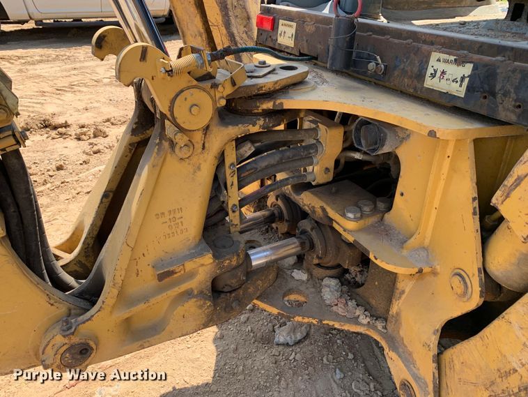 image for item DM7907 2003 Caterpillar 420D industrial tractor