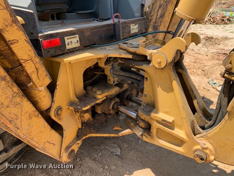 image for item DM7907 2003 Caterpillar 420D industrial tractor