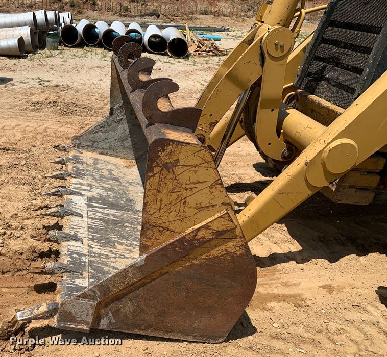 image for item DM7907 2003 Caterpillar 420D industrial tractor