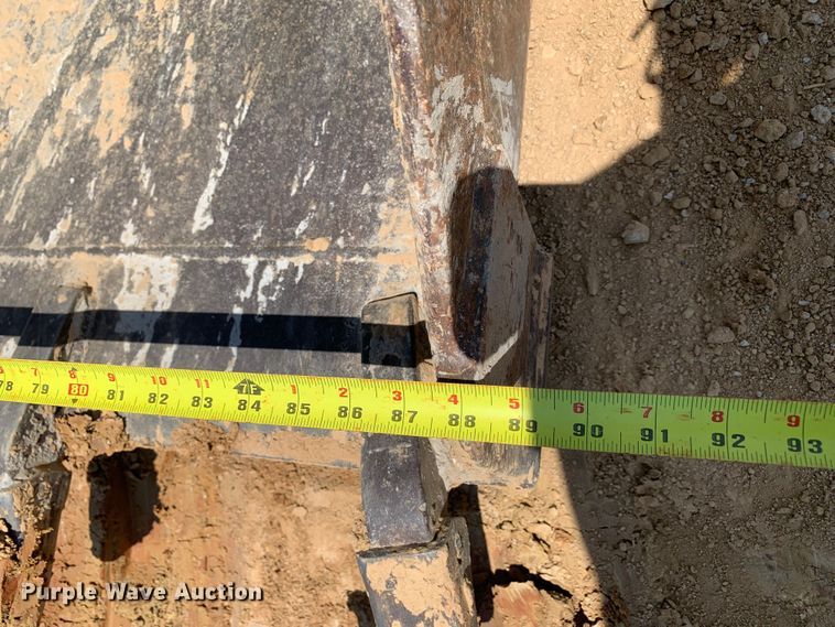 image for item DM7907 2003 Caterpillar 420D industrial tractor