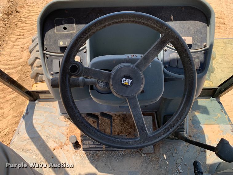 image for item DM7907 2003 Caterpillar 420D industrial tractor