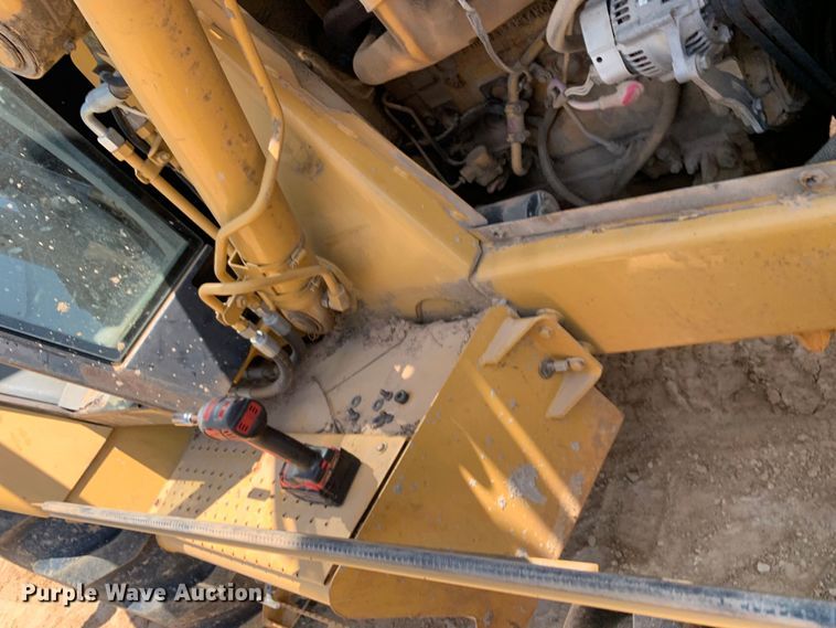 image for item DM7907 2003 Caterpillar 420D industrial tractor