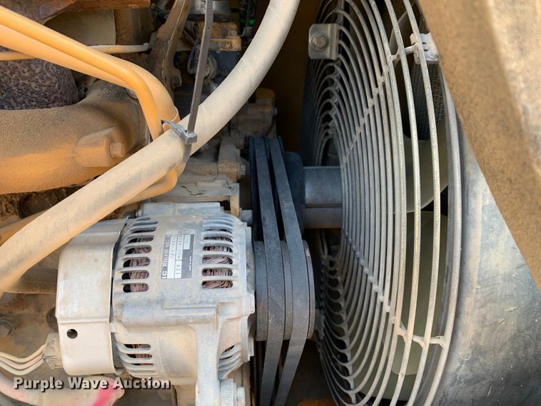 image for item DM7907 2003 Caterpillar 420D industrial tractor