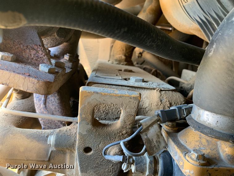 image for item DM7907 2003 Caterpillar 420D industrial tractor