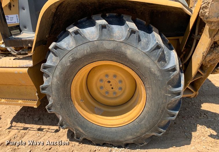 image for item DM7907 2003 Caterpillar 420D industrial tractor