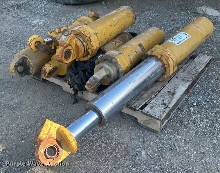 image for item DO6516 Haul truck parts