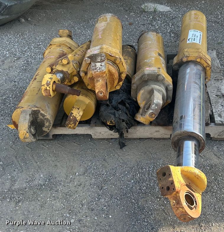 image for item DO6516 Haul truck parts