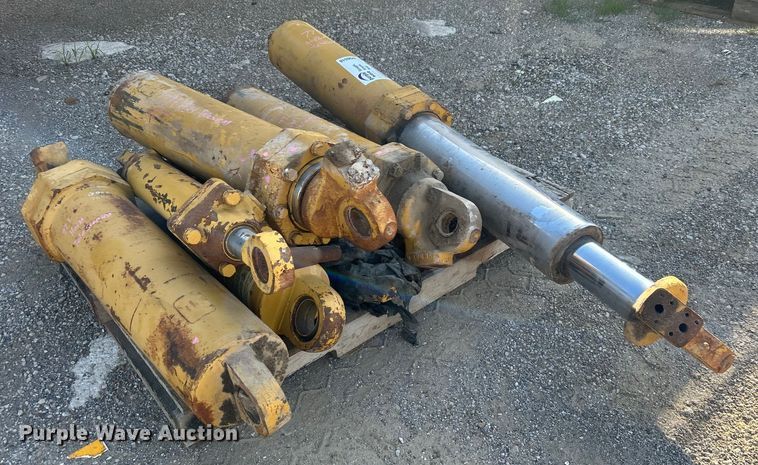 image for item DO6516 Haul truck parts