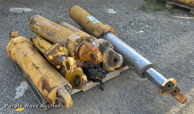 image for item DO6516 Haul truck parts