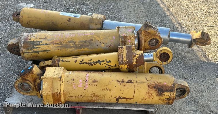 image for item DO6516 Haul truck parts