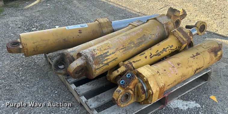 image for item DO6516 Haul truck parts