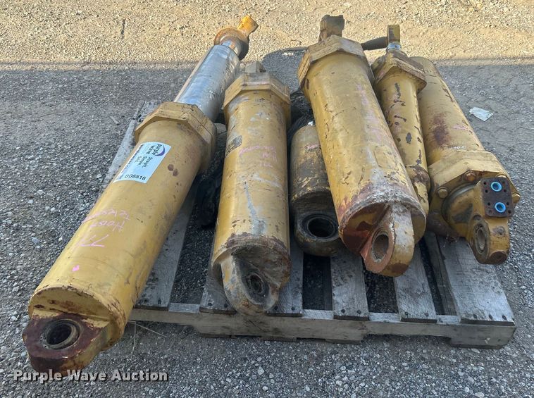 image for item DO6516 Haul truck parts