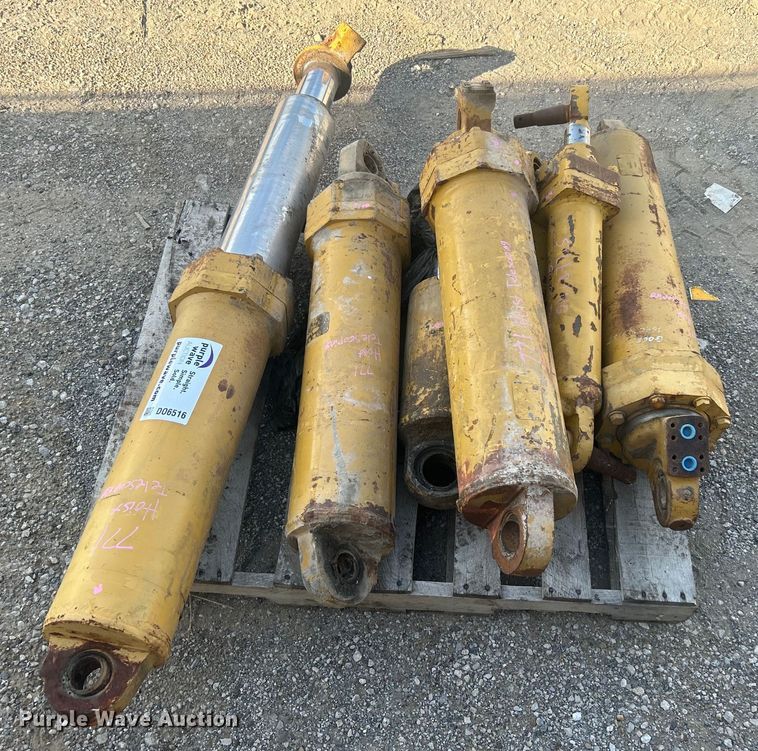 image for item DO6516 Haul truck parts