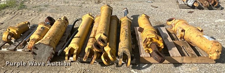 image for item DO6518 (9) hydraulic cylinders