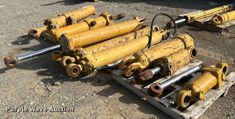 image for item DO6518 (9) hydraulic cylinders