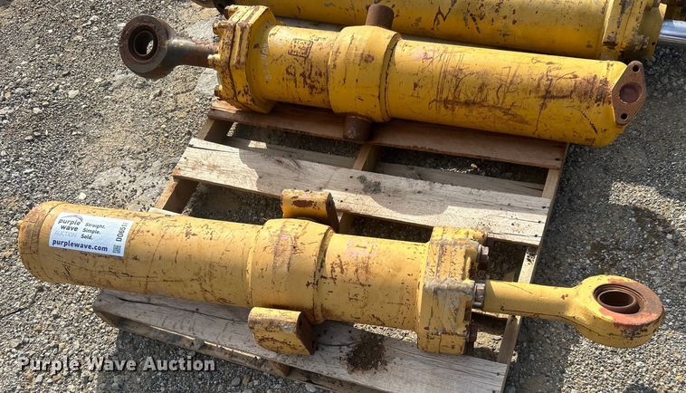 image for item DO6518 (9) hydraulic cylinders