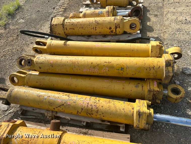 image for item DO6518 (9) hydraulic cylinders