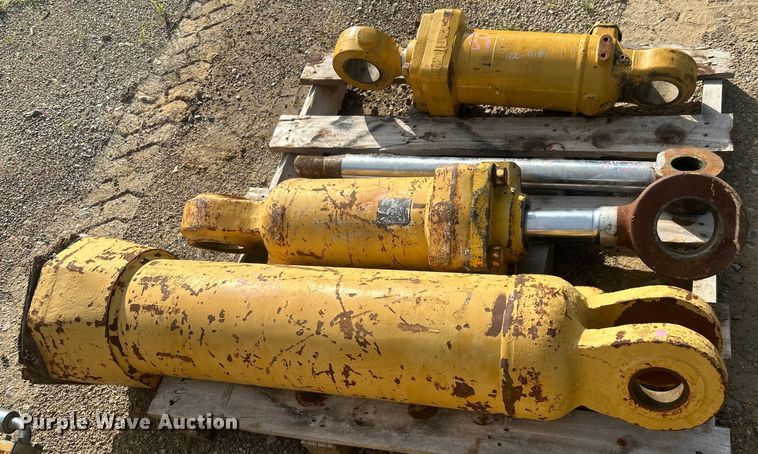 image for item DO6518 (9) hydraulic cylinders