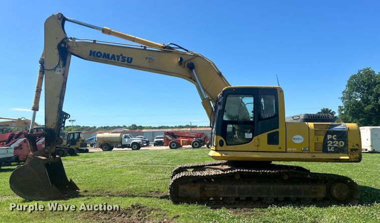 image for item DO6521 2009 Komatsu  PC220LC-8 excavator