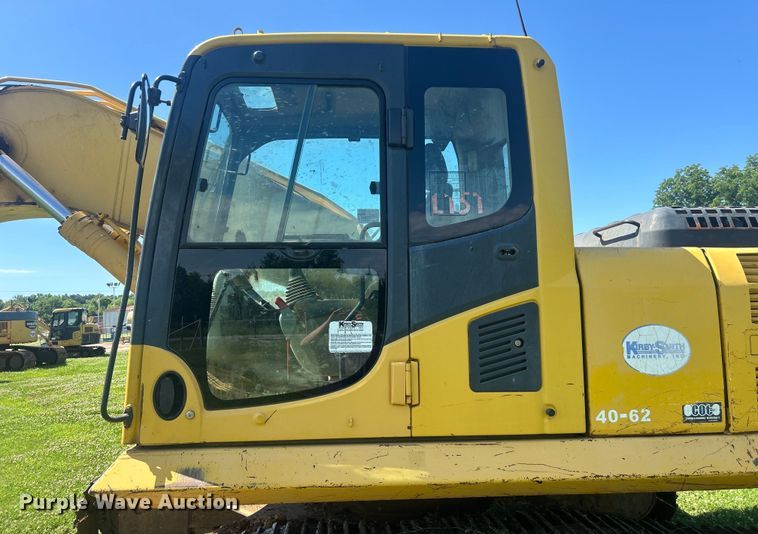 image for item DO6521 2009 Komatsu  PC220LC-8 excavator