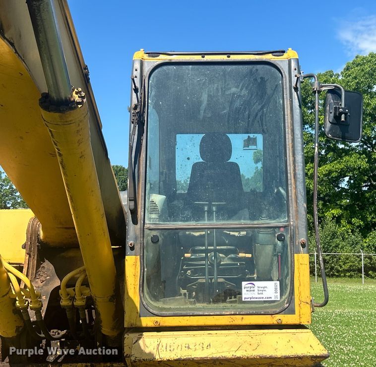 image for item DO6521 2009 Komatsu  PC220LC-8 excavator