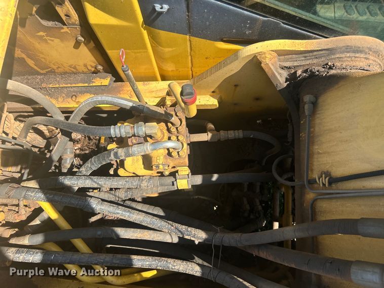 image for item DO6521 2009 Komatsu  PC220LC-8 excavator