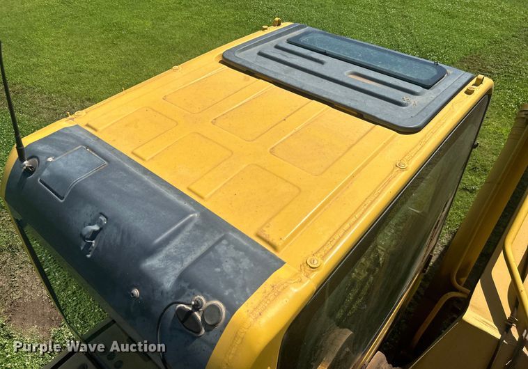 image for item DO6521 2009 Komatsu  PC220LC-8 excavator