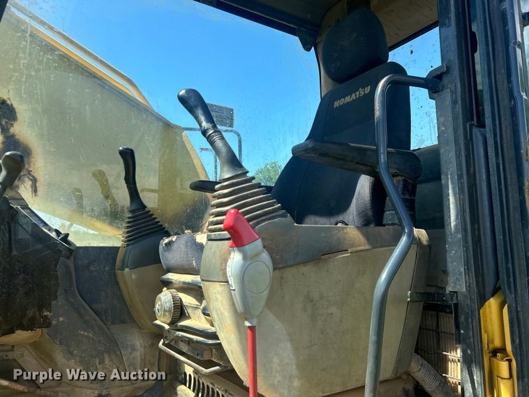 image for item DO6521 2009 Komatsu  PC220LC-8 excavator