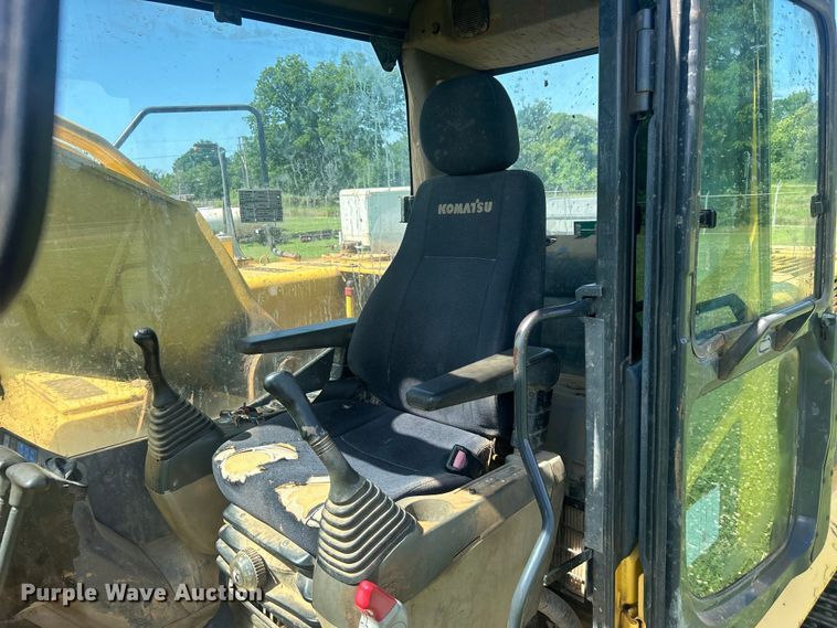 image for item DO6521 2009 Komatsu  PC220LC-8 excavator