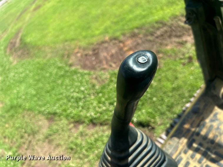 image for item DO6521 2009 Komatsu  PC220LC-8 excavator