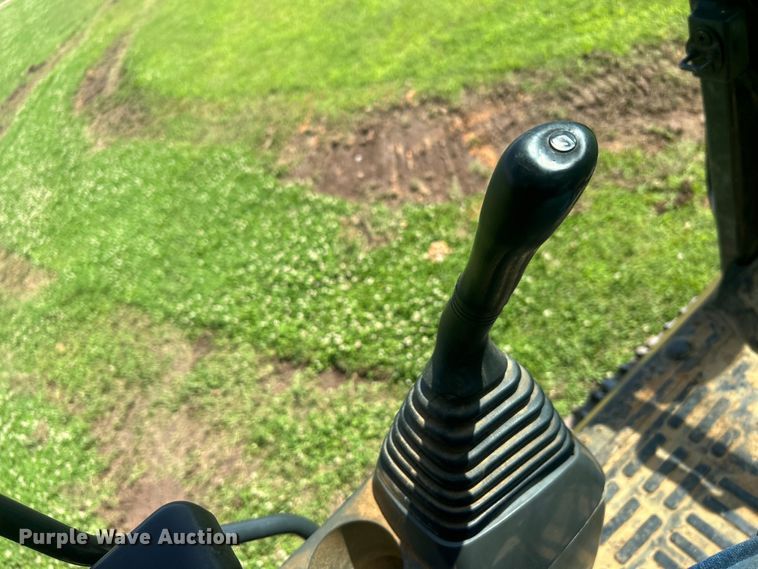 image for item DO6521 2009 Komatsu  PC220LC-8 excavator