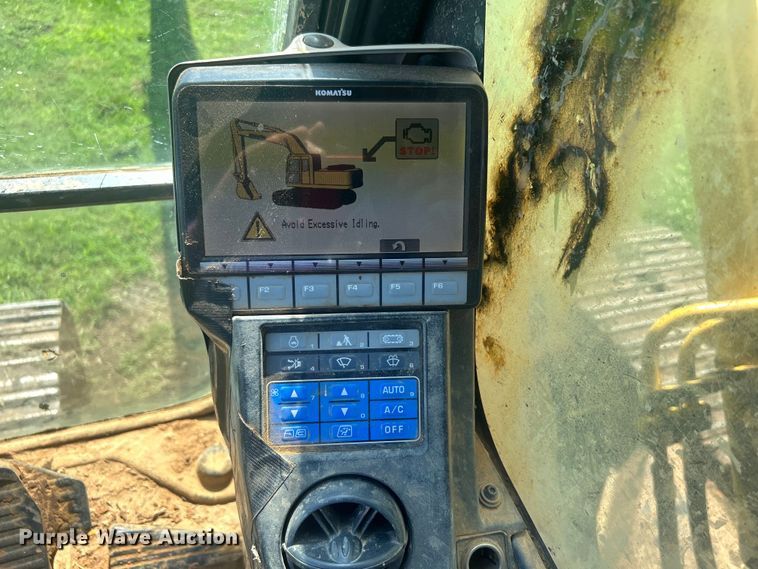 image for item DO6521 2009 Komatsu  PC220LC-8 excavator