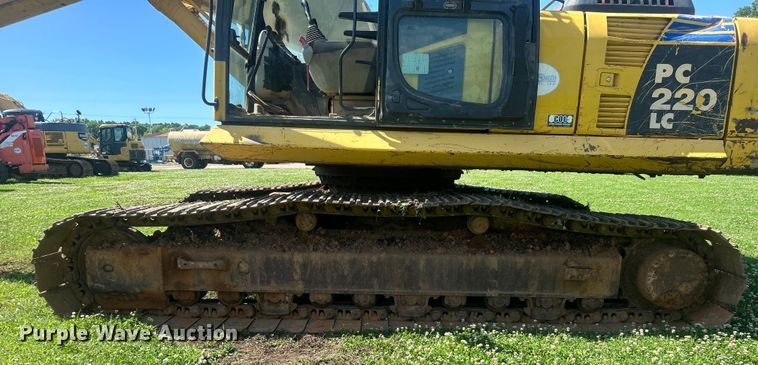 image for item DO6521 2009 Komatsu  PC220LC-8 excavator