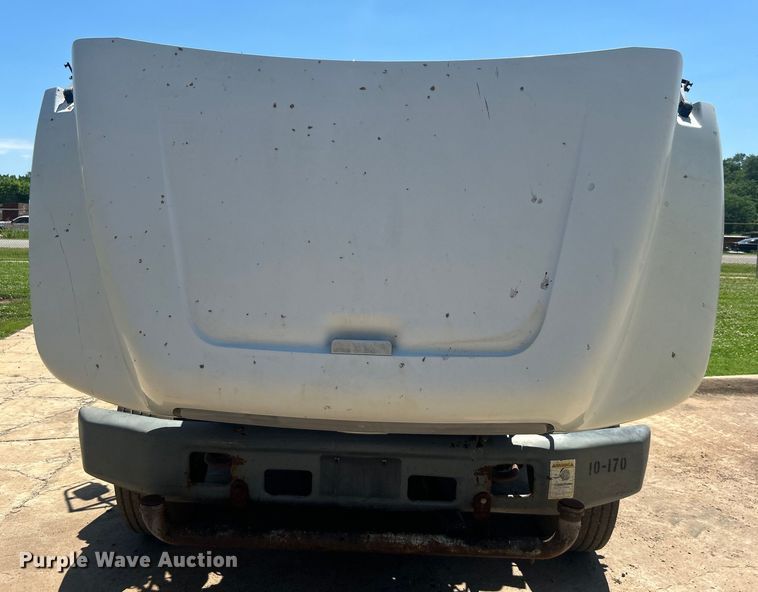 image for item DO6522 1999 Ford F800 water truck