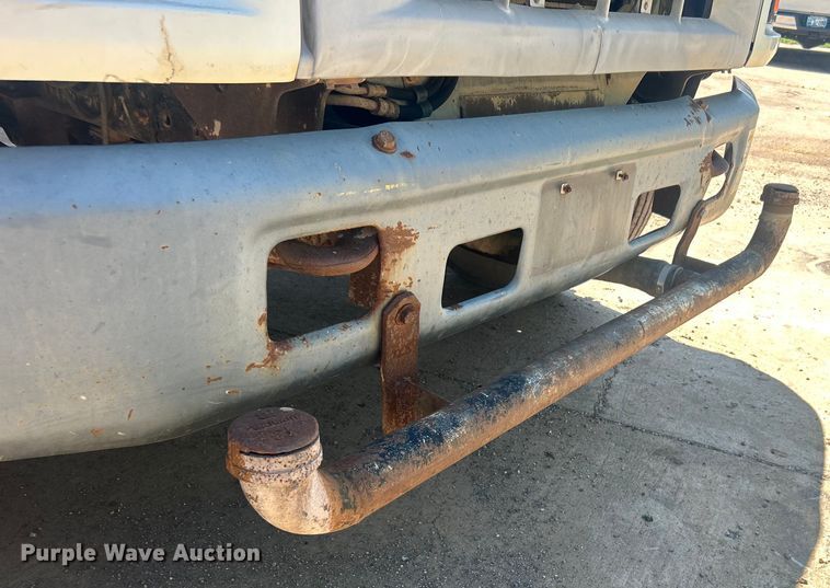 image for item DO6522 1999 Ford F800 water truck