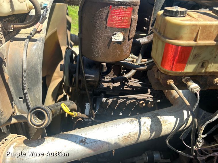 image for item DO6522 1999 Ford F800 water truck