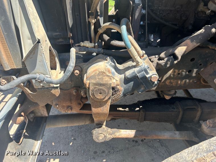 image for item DO6522 1999 Ford F800 water truck