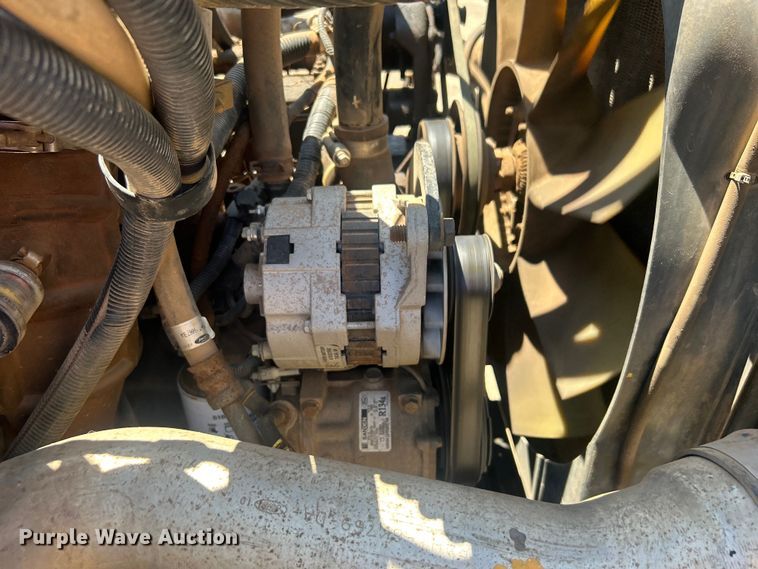 image for item DO6522 1999 Ford F800 water truck